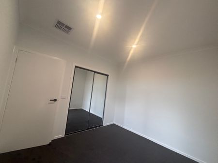 A Perfect Blend of Space, Style, and Comfort - Photo 2