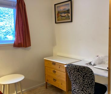 Lövholmenvägen, Tumba - Photo 1