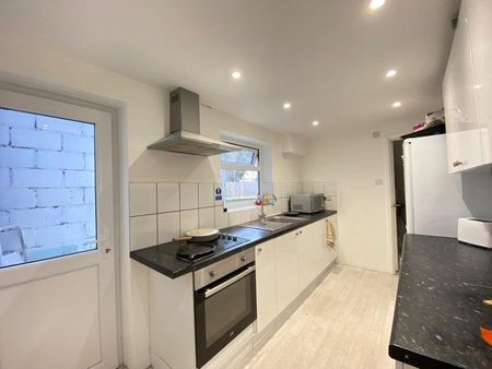 5 bedroom house share to rent - Photo 5