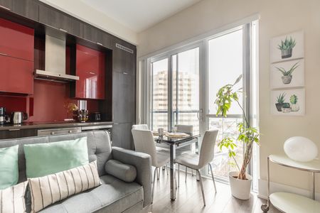 Luxury 1BR Condo - Stunning Views Of CN Tower! - Can be rented from November 26, 2023 to March 1, 2024 - Photo 2