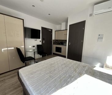 Studio to rent - Photo 3