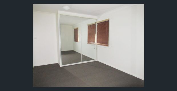 3 BEDROOM HOME IN PRIME LOCATION! - Photo 1