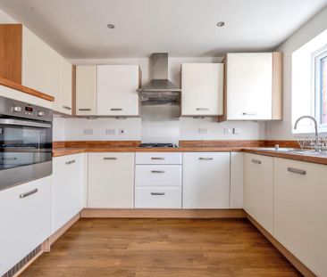 3 bedroom semi-detached house to rent - Photo 5