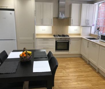 3 bedroom terraced house to rent - Photo 3
