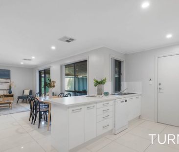 Modern 3 Bedroom Home in a Convenient Location - Photo 3