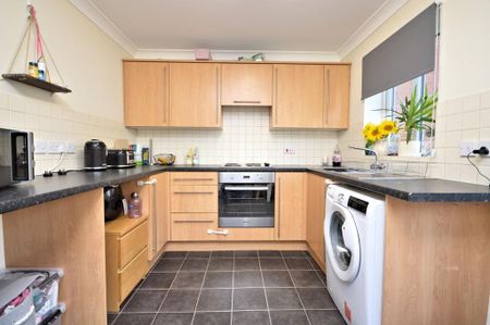 2 bedroom end of terrace house to rent - Photo 5