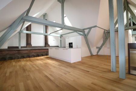 Umfassend sanierte Dachgeschosswohnung an der Holbeinstrasse 32 - Photo 2