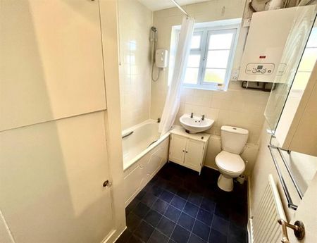 1 Bedroom Apartment To Let - Photo 2