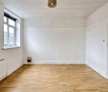 2 bed upper flat to rent in NE32 - Photo 4