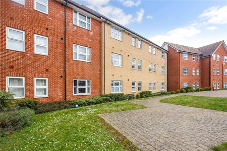 A bright and modern two double bedroom apartment with secure private parking - Photo 5