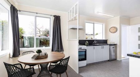 Space, Warmth, and That Witherlea Lifestyle - Photo 2