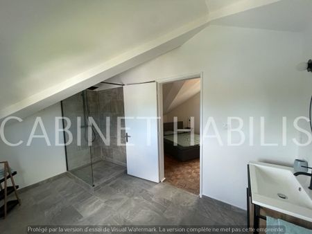 À LOUER - CHAMBRE MEUBLEE D'ENVIRON 34,70 m² - LE TAMPON - LOYER 597.00 - CHARGES FORFAITAIRES 50.00 € - Photo 2