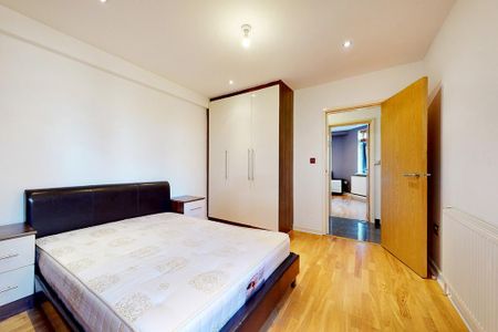 3 bedroom flat to rent - Photo 5