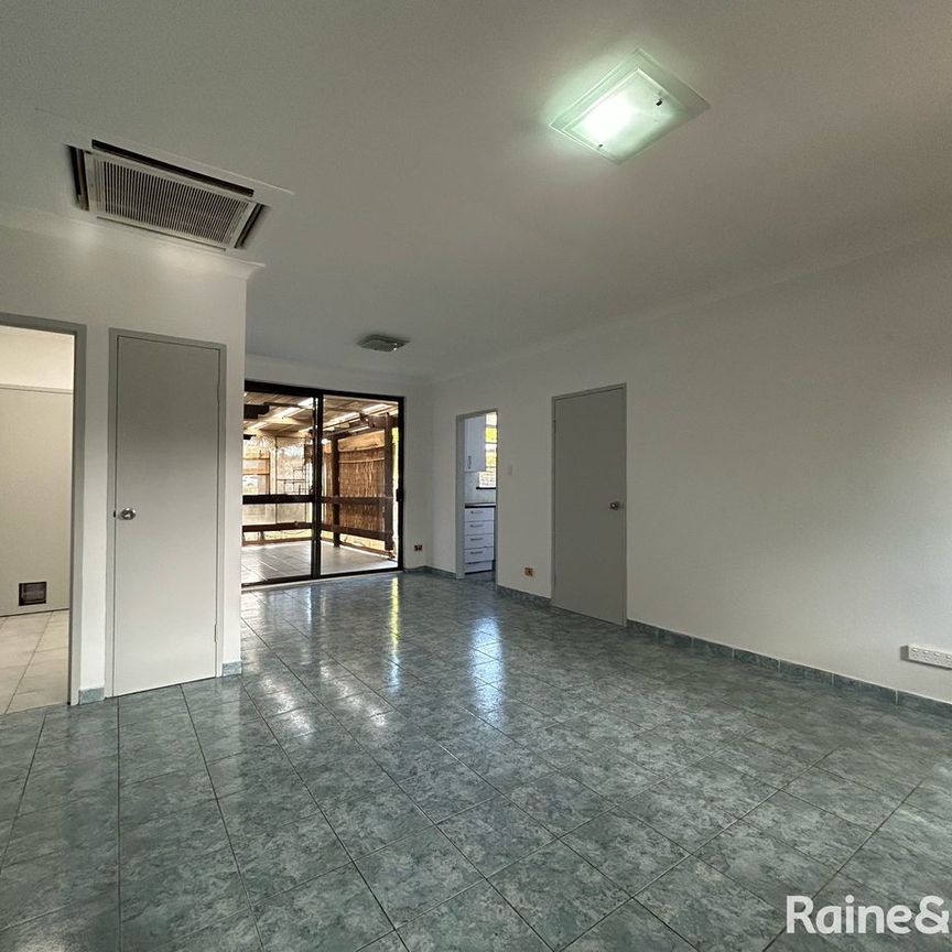 Well Presented home with Modern Bathrooms - Photo 1