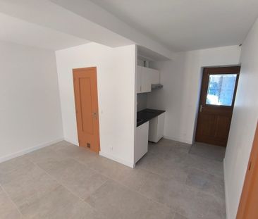 F2 de 35.85m² avec jardinet Centre ville de Crecy la chapelle - Photo 2