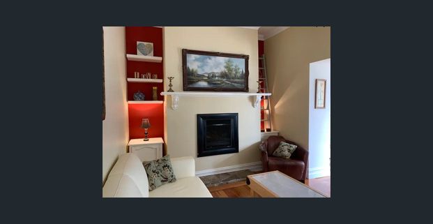 FULLY FURNISHED CENTRAL SANDSTONE COTTAGE- PERFECTION! - Photo 1