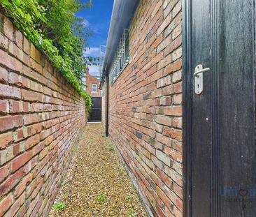 2 bedroom detached house to rent - Photo 2