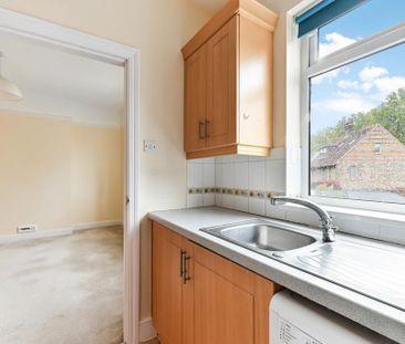2 bedroom maisonette to rent - Photo 6