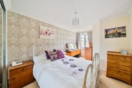 Greenacres Lodge, Warlingham, Surrey - Photo 3