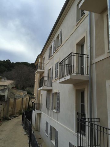 location Appartement F3 DE 63.2m² À VILLENEUVE LES AVIGNON - Photo 2