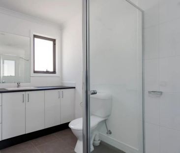 Spacious Two Bedroom Townhouse - Photo 2