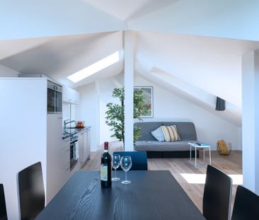 Helle 3 Zimmer Dachwohnung mit Aussicht in Zürich Wiedikon - Photo 1