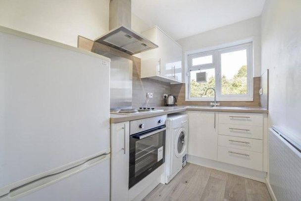 3 bedroom flat to rent - Photo 1
