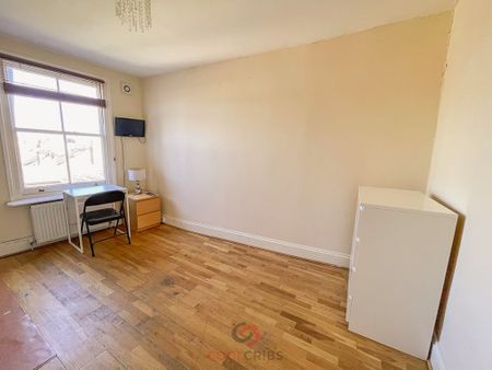 Studio Flat, Blythe Road, W14 - Photo 4