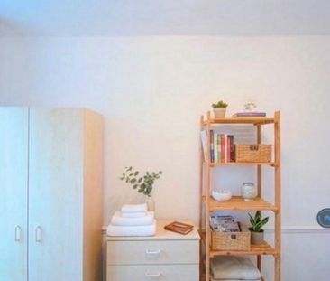 4 bedroom flat to rent - Photo 6