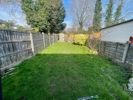 3 Bed Semi-Detached House, Aspen Drive, HA0 - Photo 4