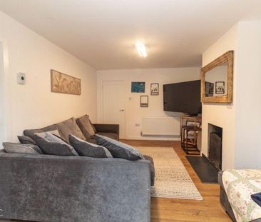 3 bedroom semi-detached bungalow to rent - Photo 2