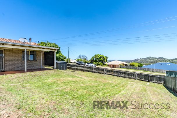 18 Batch CRT, Harristown QLD 4350 - House For Rent | Domain - Photo 1
