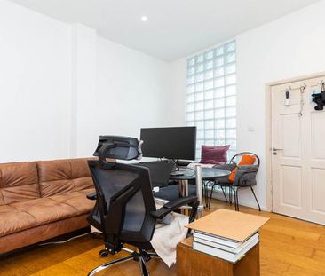 Lovely 1 Bed in the heart of Muswell Hill with an exclusive patio! - Photo 1