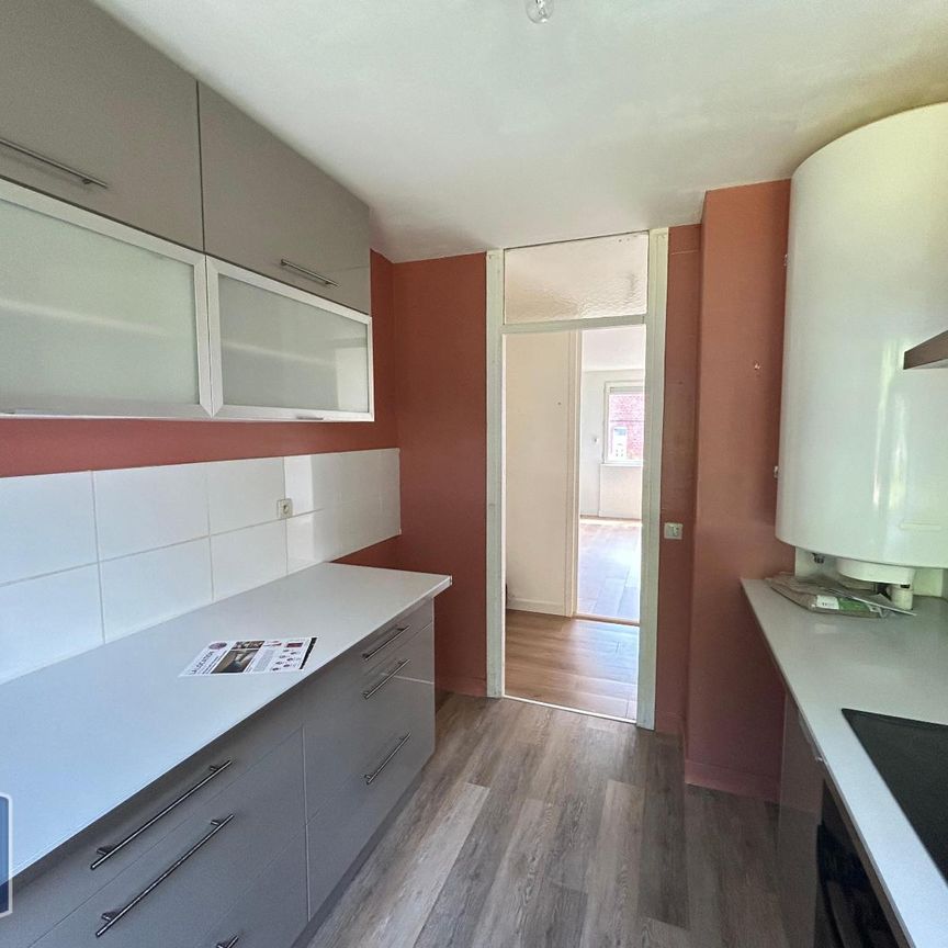 Location Appartement 3 pièces 59m² HELLEMMES LILLE 59260 - Photo 1