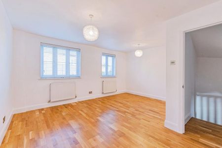 3 bedroom terraced house to rent - Photo 2