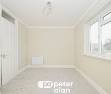 Woodside Court, Llanishen, Cardiff - Photo 4