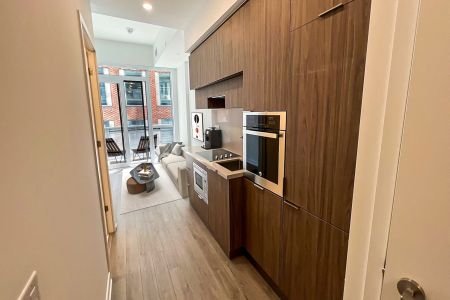 For Lease - 39 Roehampton Avenue Unit# 404, Toronto, Ontario - Photo 5