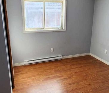 123 Elgin St. - Upper Unit [Available Now] - Photo 5