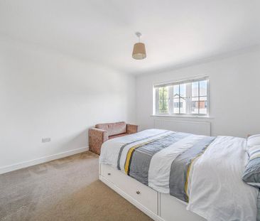 4 bedroom detached house to rent - Photo 4