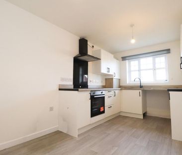 3 bedroom semi-detached house to rent - Photo 5