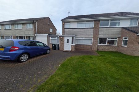 4 bedroom terraced house to rent - Photo 4