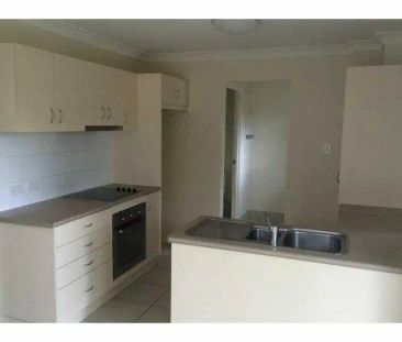 “3 BEDROOM TOWNHOUSE” - Photo 4