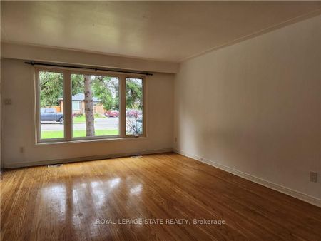 Townhouse For Lease | X8125310 - Photo 4