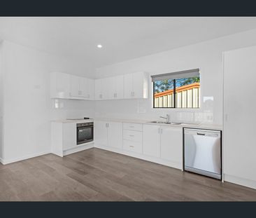 Stunning Home in Central Area! - Photo 5