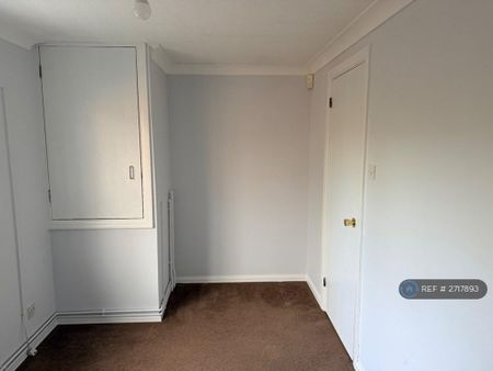 2 bedroom semi-detached house to rent - Photo 5