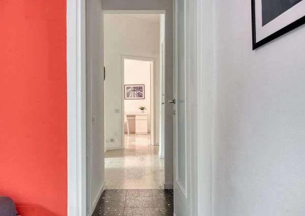 Magnificent single room with balcony in Via Maniago