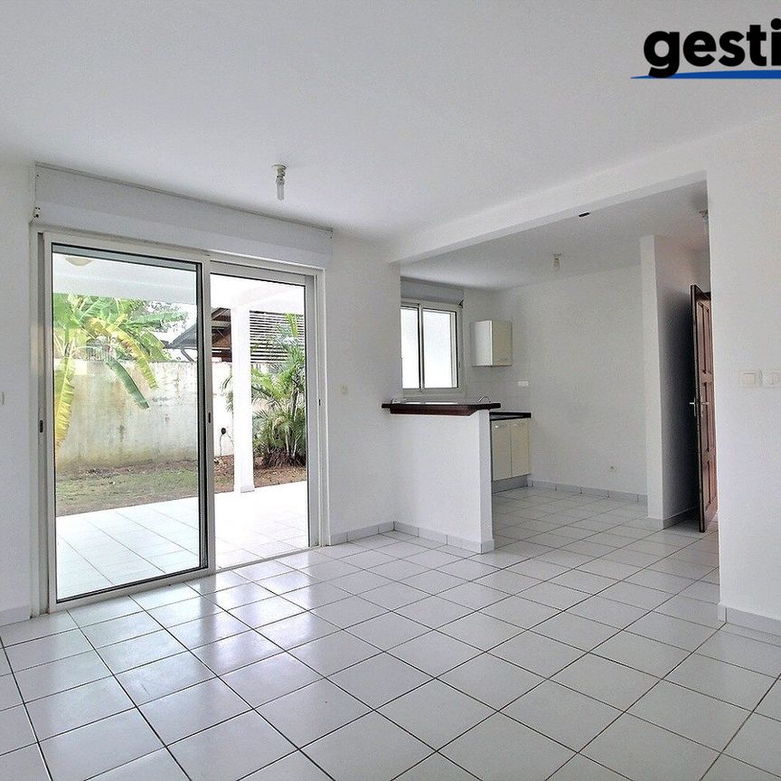 Location Appartement 2 pièces 43m² REMIRE MONTJOLY 97354 - Photo 1