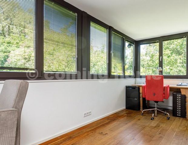 Architektenhaus mit idyllischem Garten & Wasserzugang - Foto 1