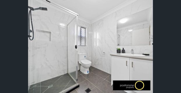 Ready to Move in Before Christmas! All bedrooms with Air Conditioning! - Photo 1