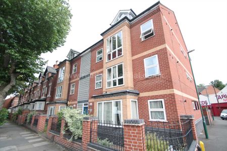 Castle Boulevard, Lenton, England - Photo 4